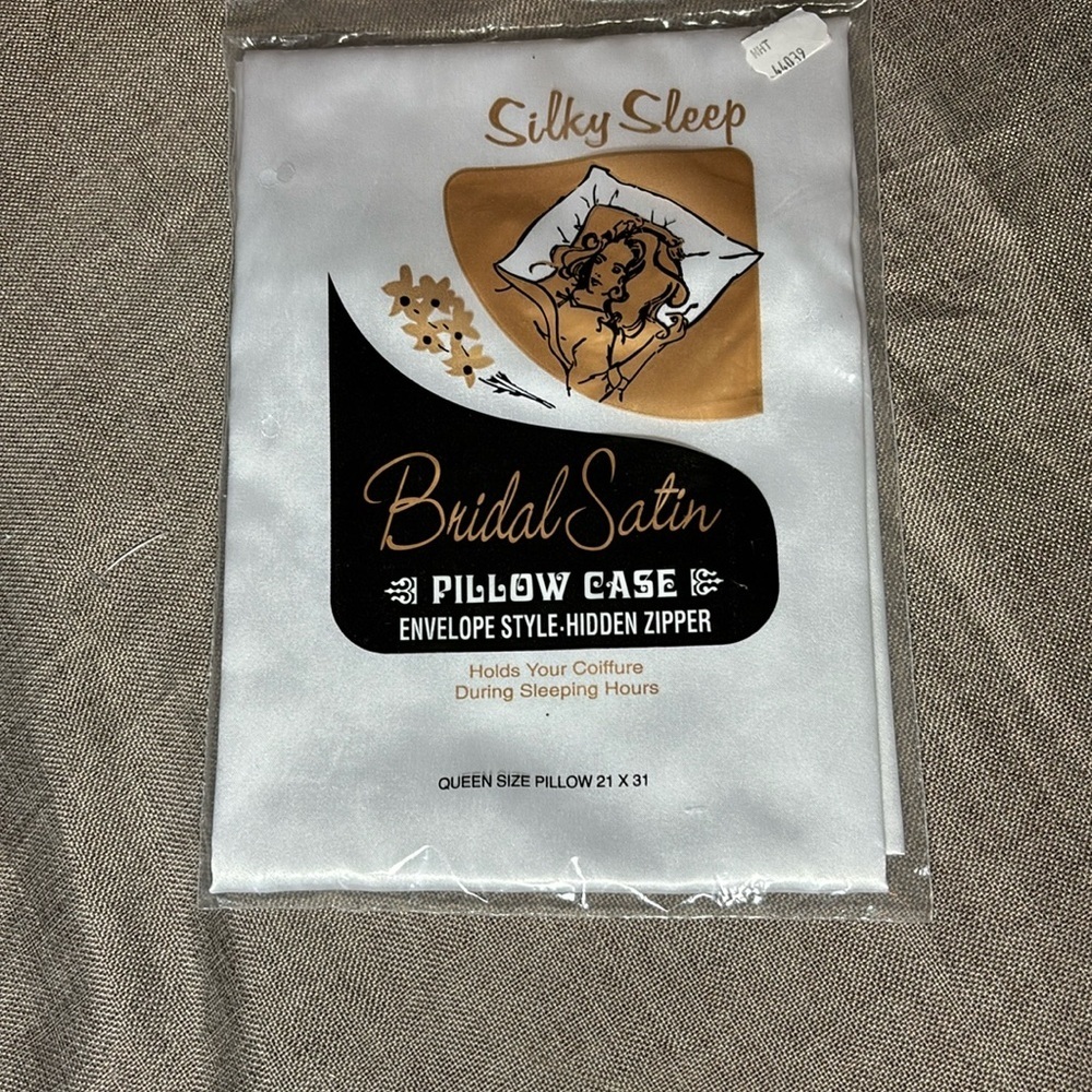 Vintage Simply Bridal Satin Pillow Queen Size Case (1 case only) NIP